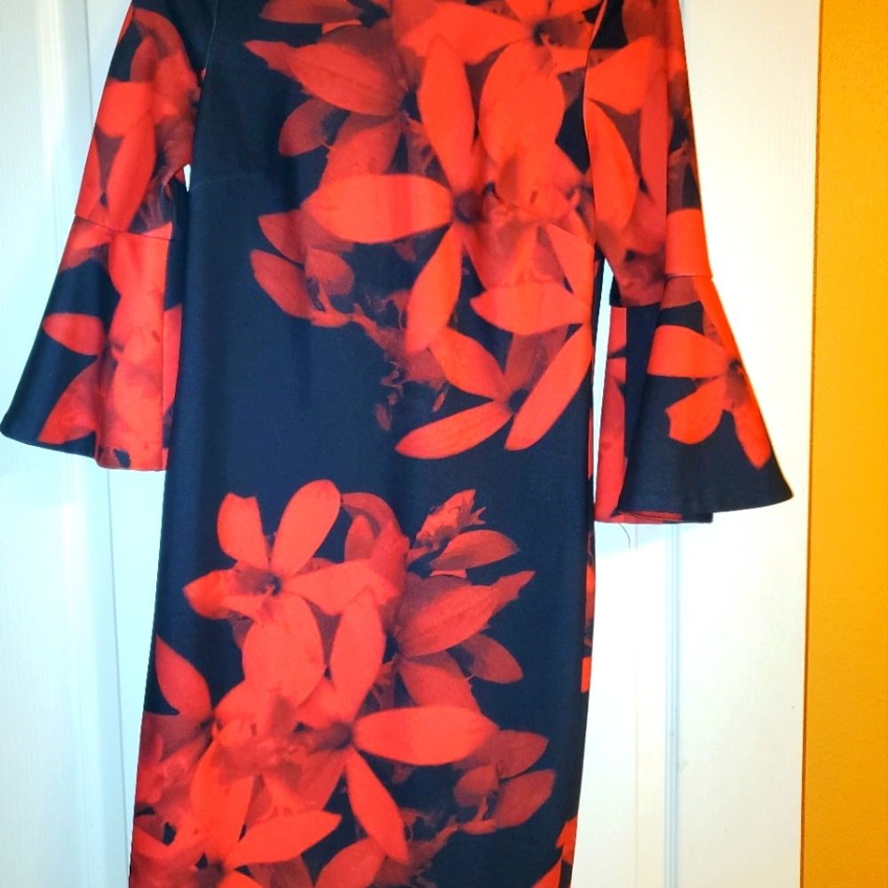 Black/red pattern dress